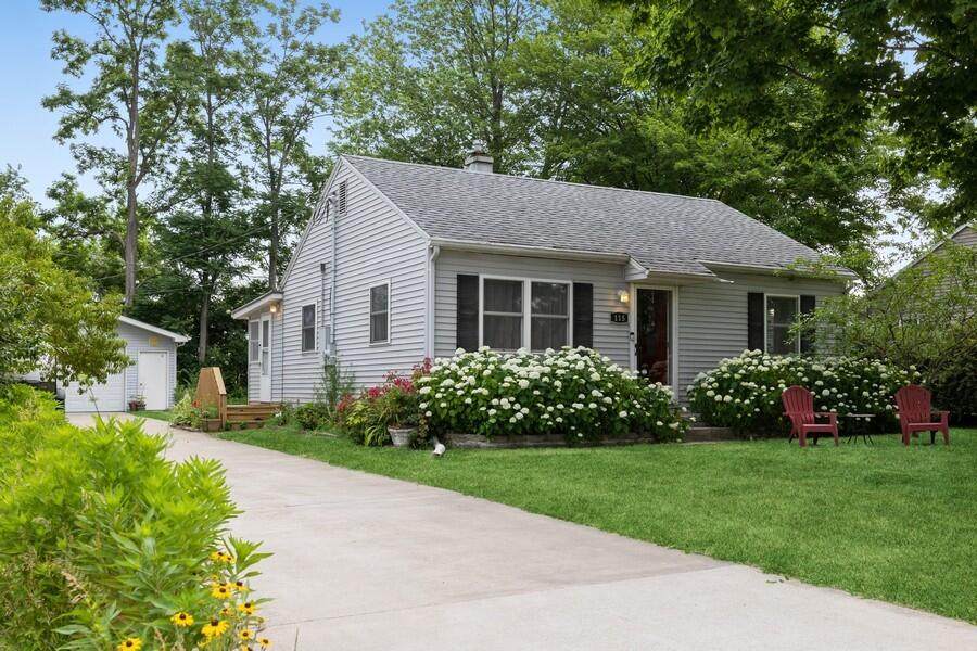 115 Berrien Street - Photo 1