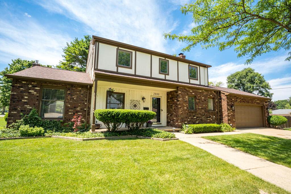 2880 Veronica Drive - Photo 1