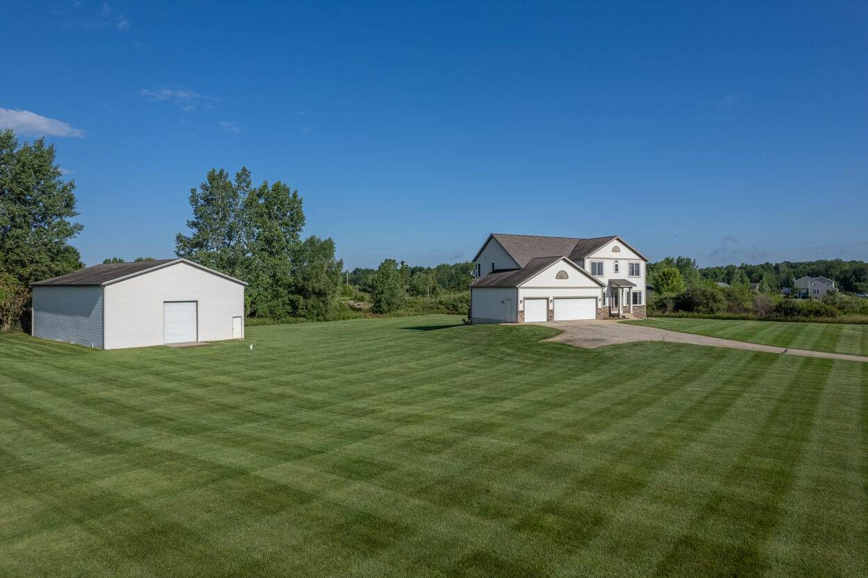 9225 Pheasant Trail - Photo 1