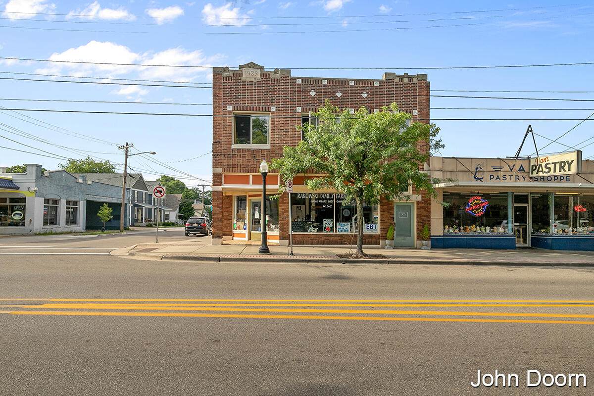 953 Fulton Street - Photo 1