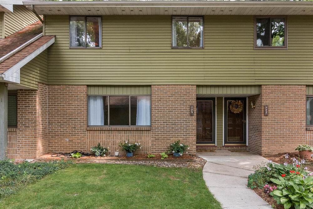 724 Charlemagne Boulevard - Photo 1