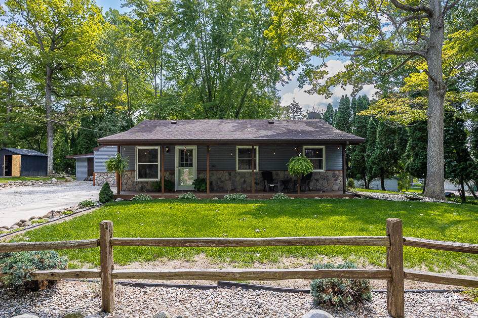 433 Poplar - Photo 1