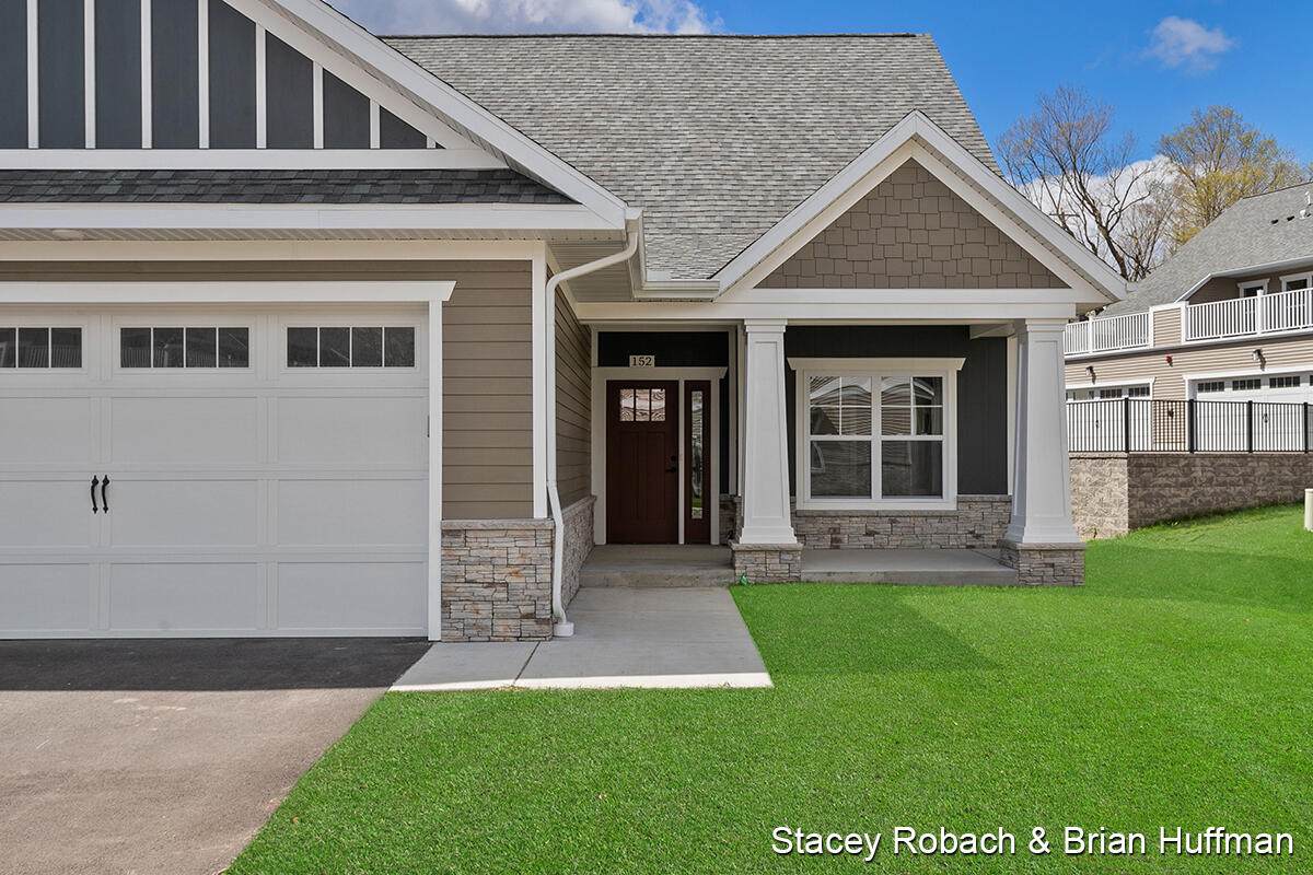 183 Tamarack Lane - Photo 1