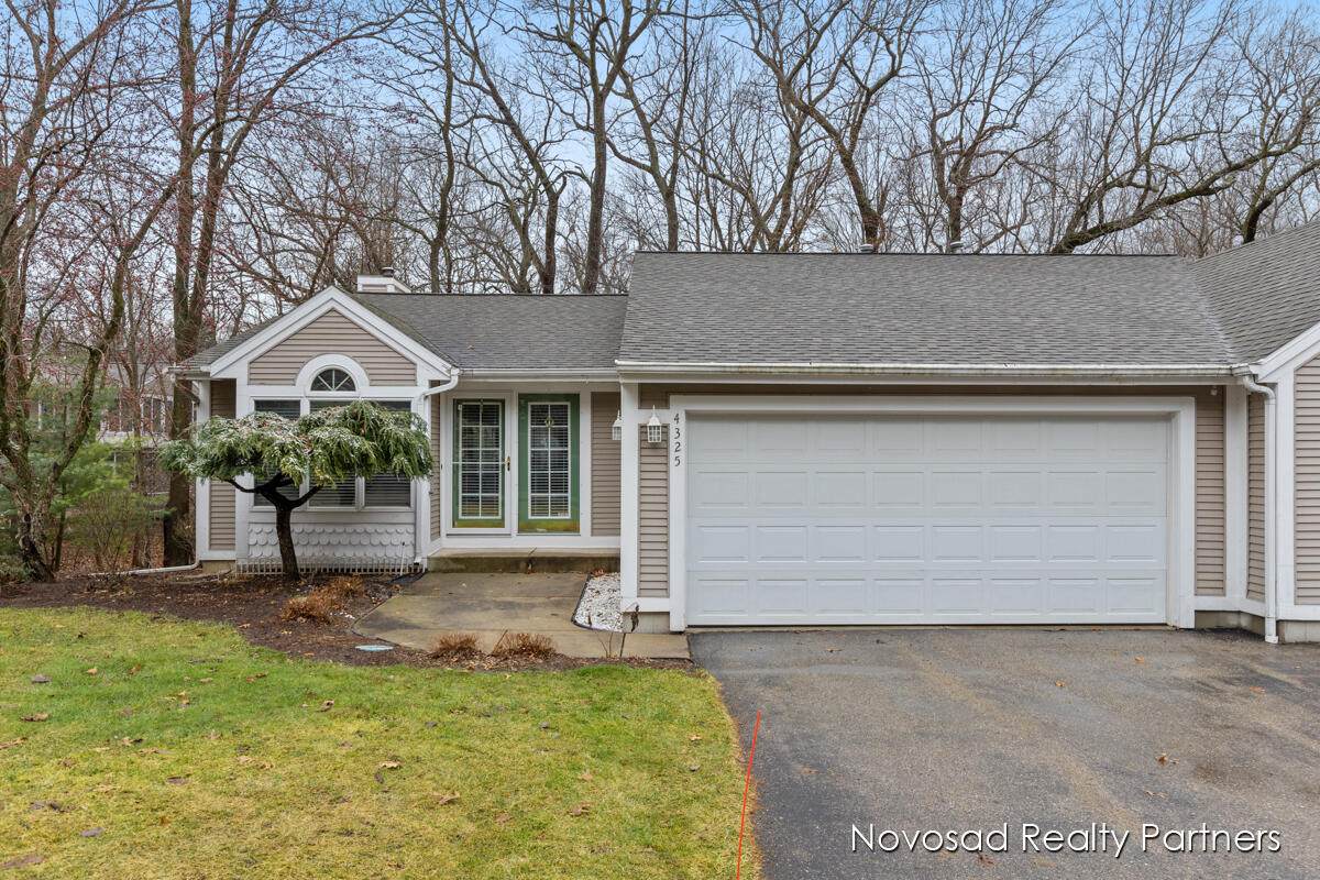 4325 Valley Side Drive - Photo 1