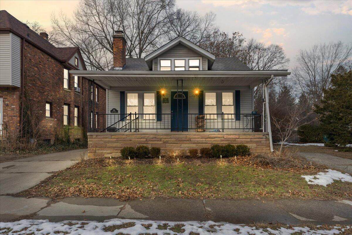 235 Oakridge Avenue - Photo 1