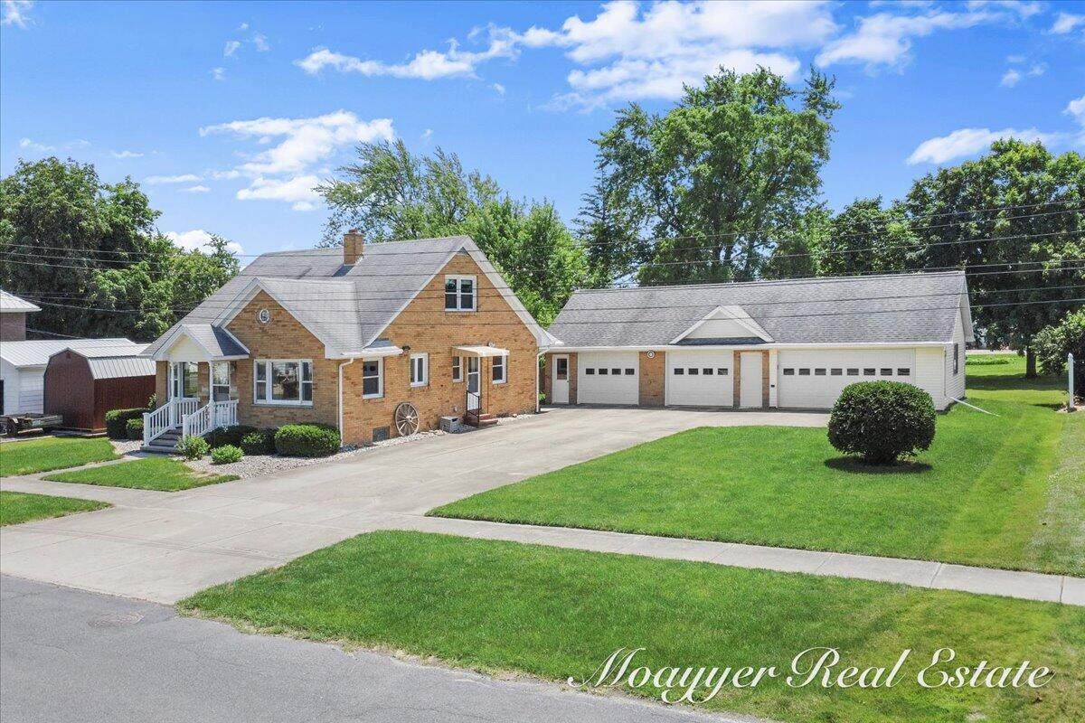 11040 Ionia Street - Photo 1