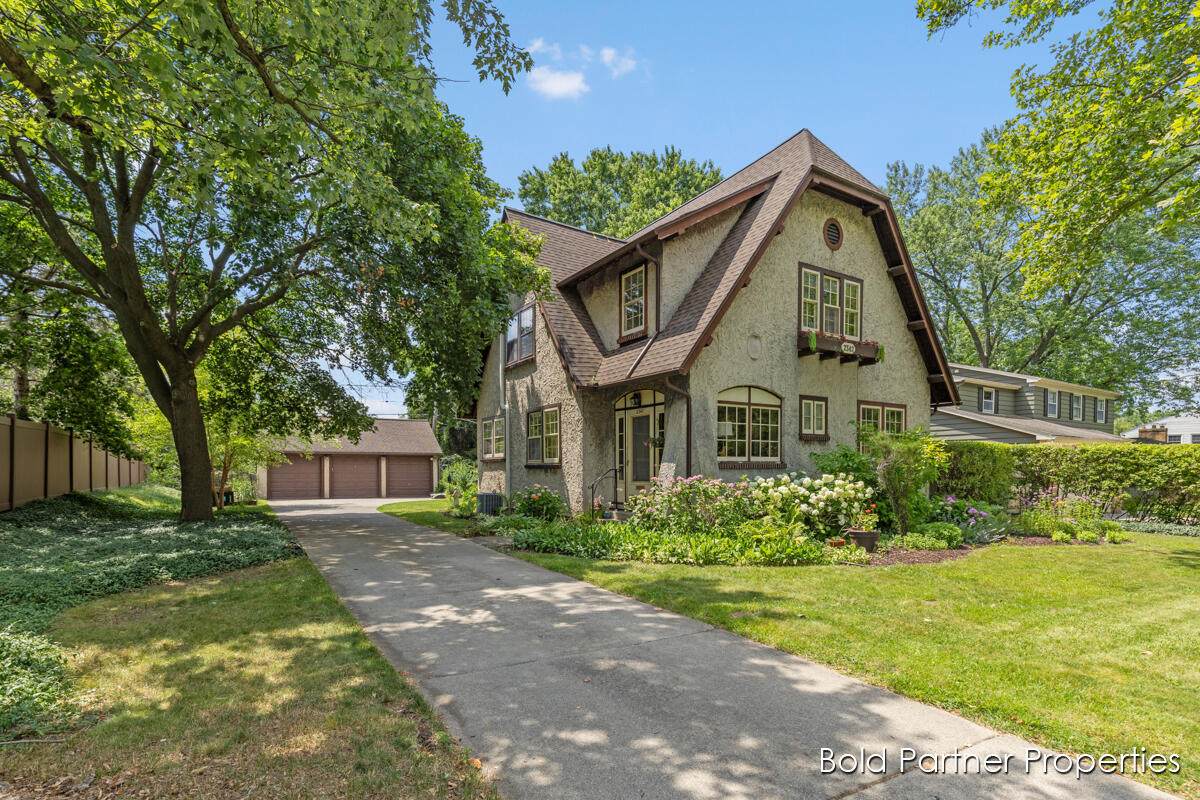 2342 Elliott Street - Photo 1