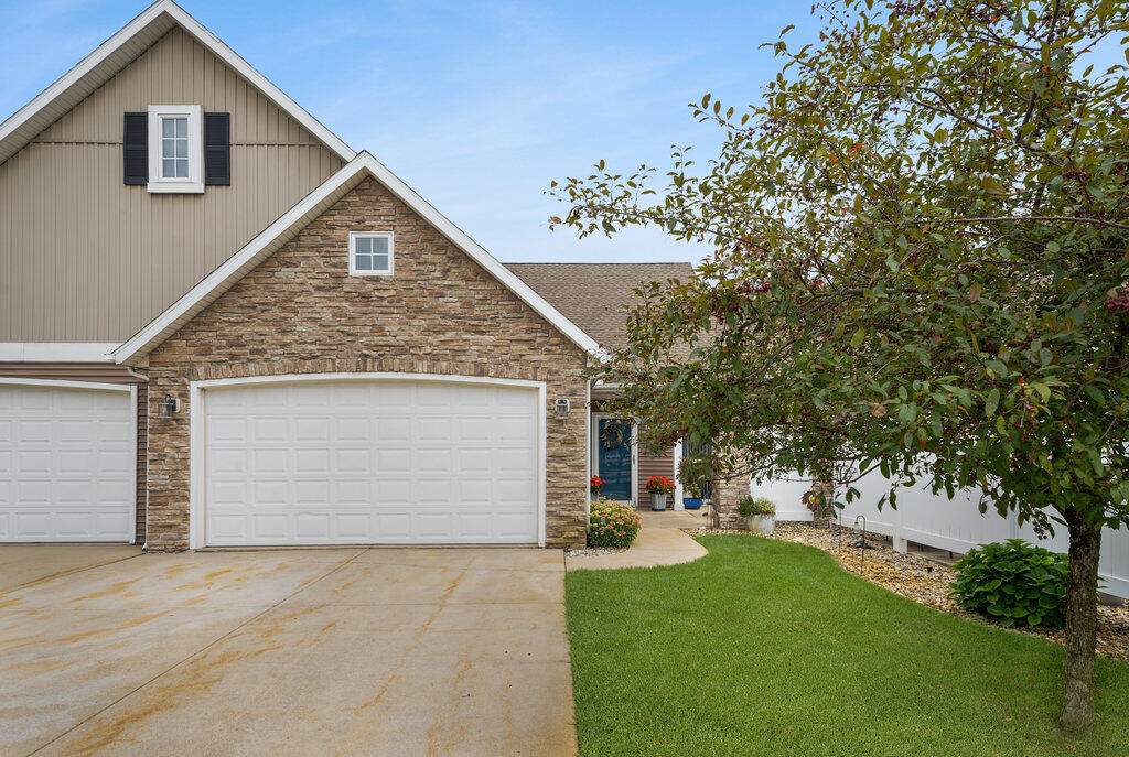 103 Lexington Point Drive - Photo 1