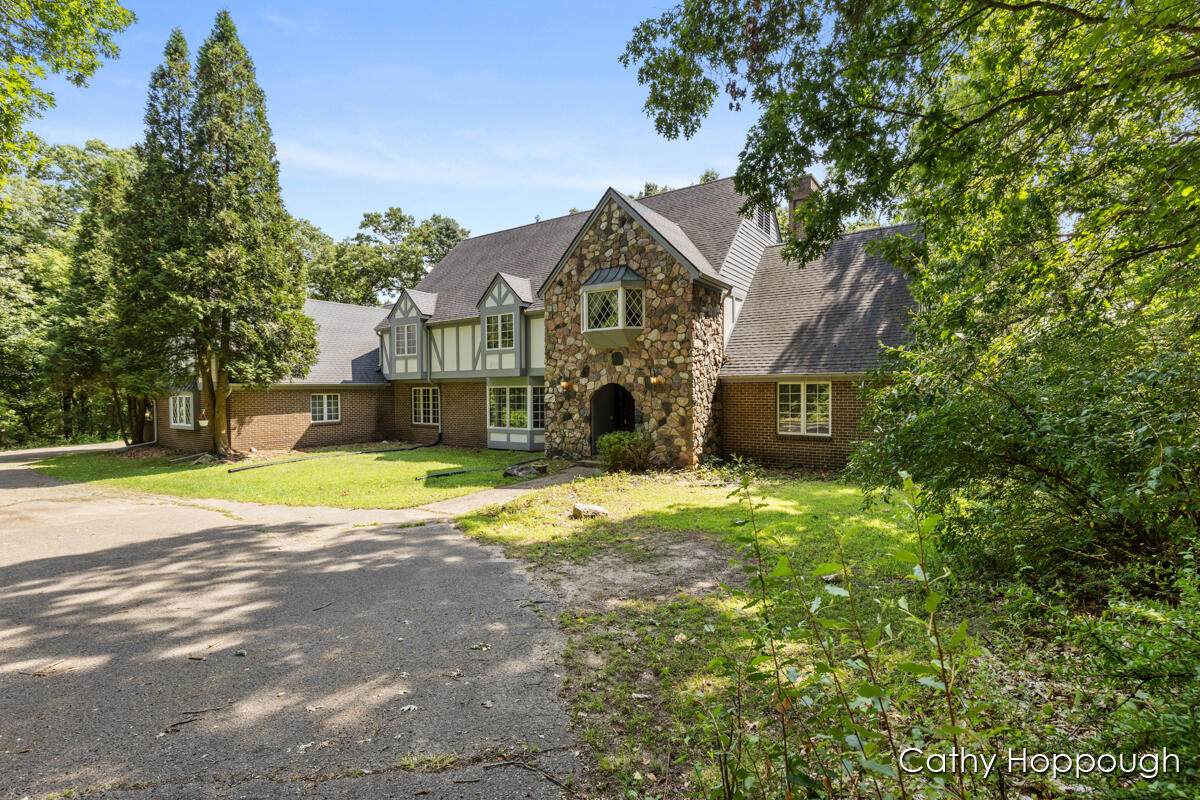 735 Prairie Creek Road - Photo 1