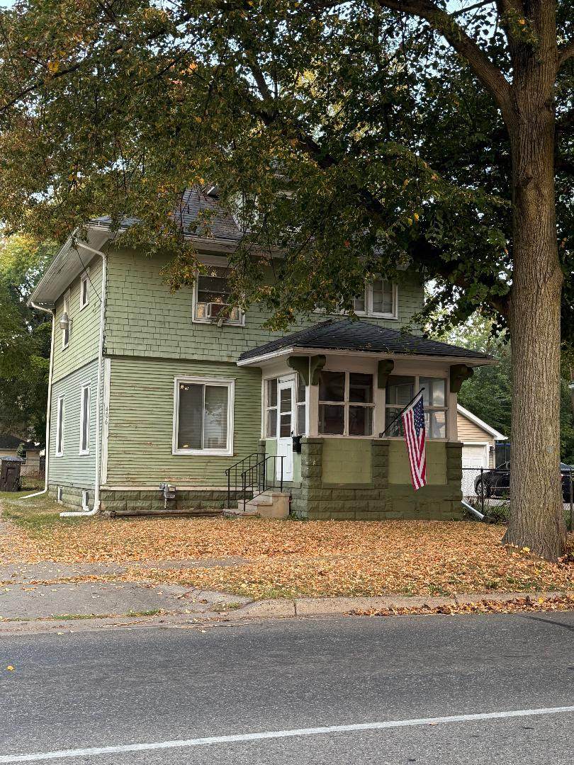 406 Elm Avenue - Photo 1