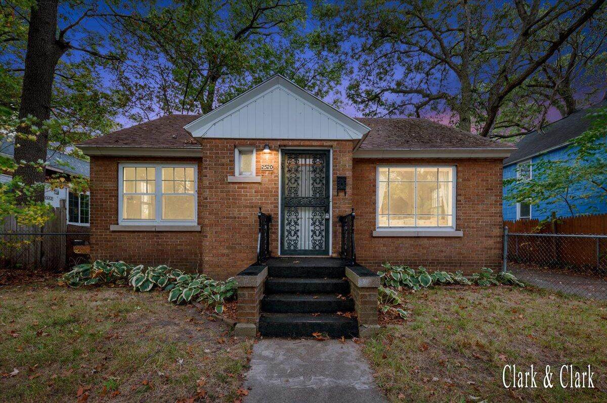 2520 Sanford Street - Photo 1