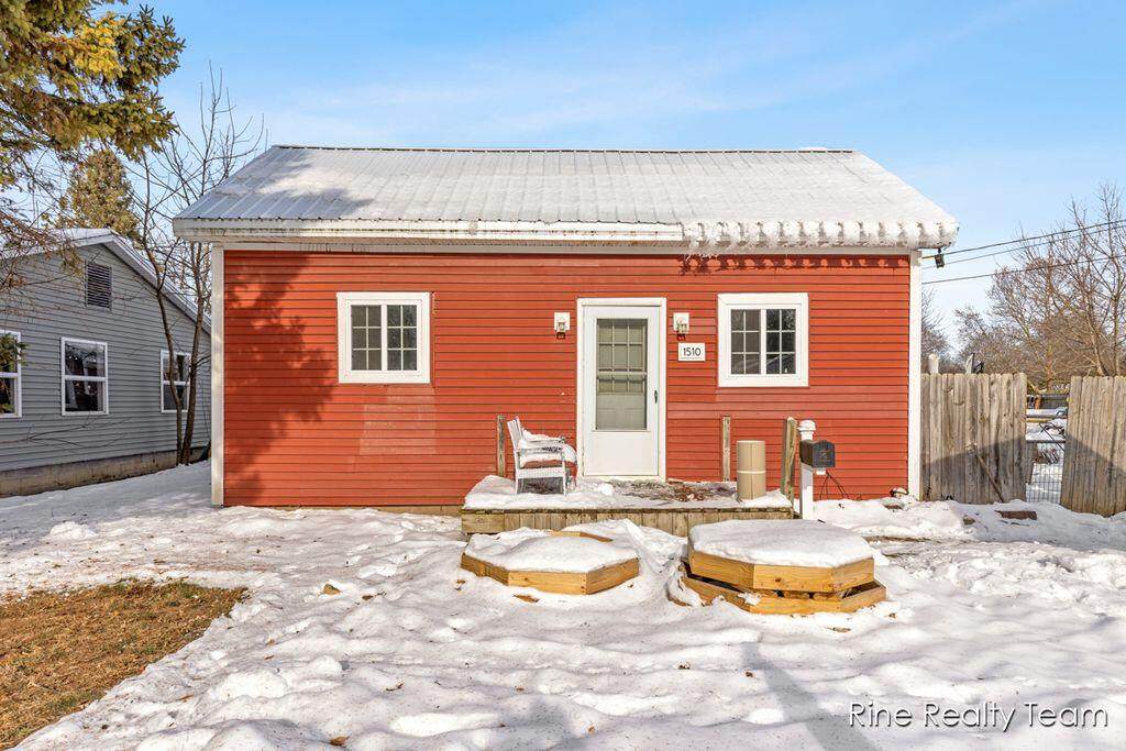 1510 Stewart Street - Photo 1