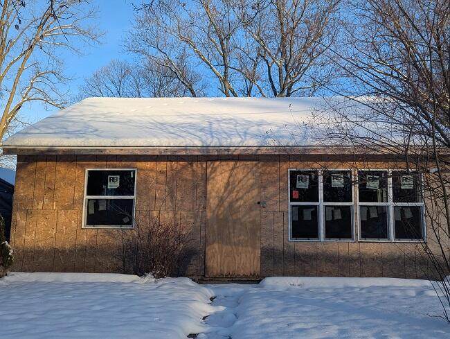 1706 Robertson Avenue - Photo 1