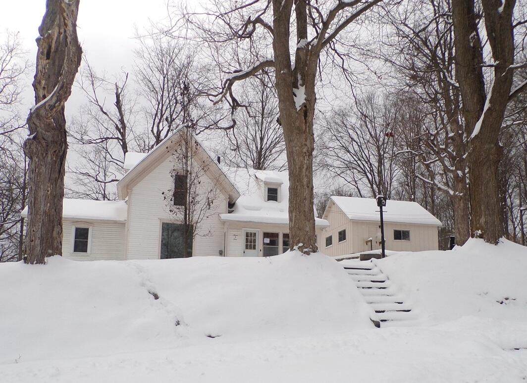 305 Pine Street - Photo 1