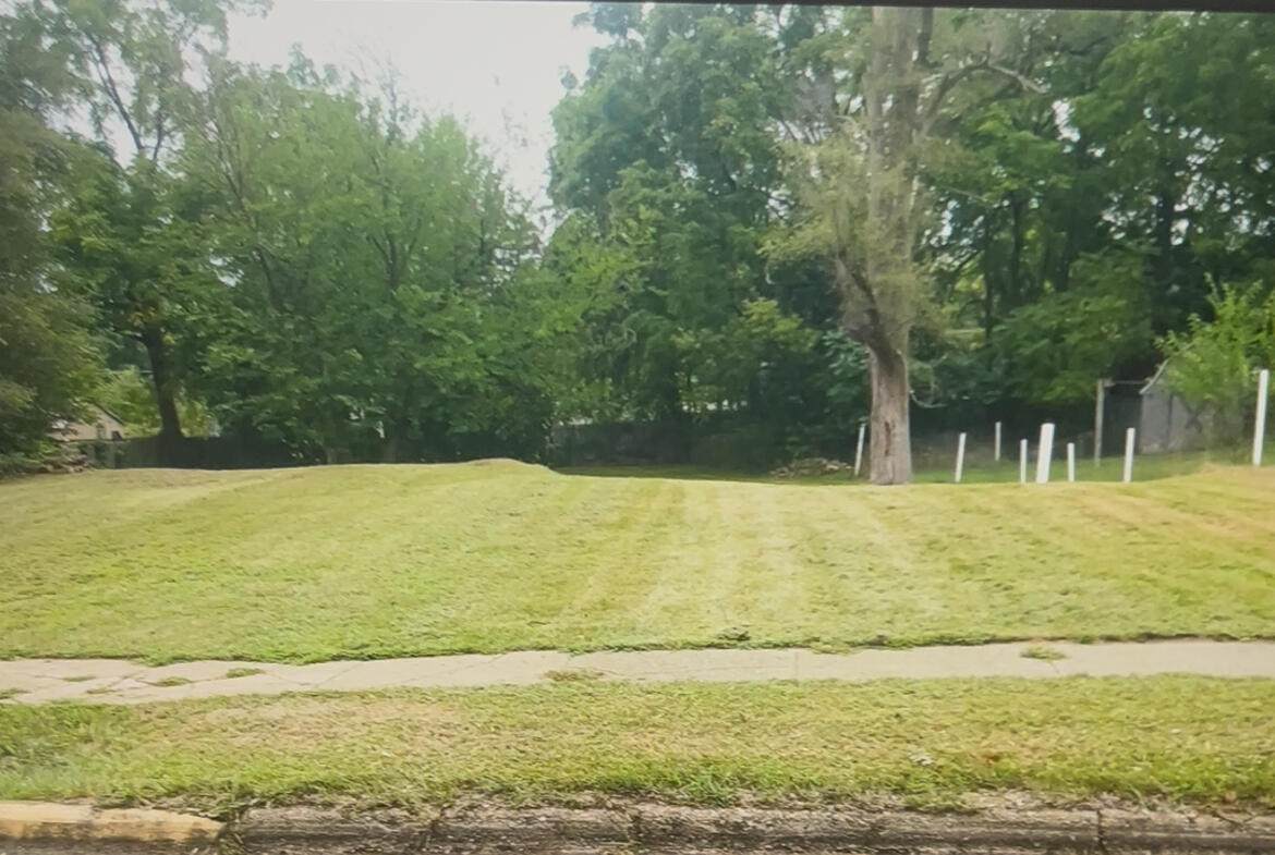 910 Grove Street - Photo 1