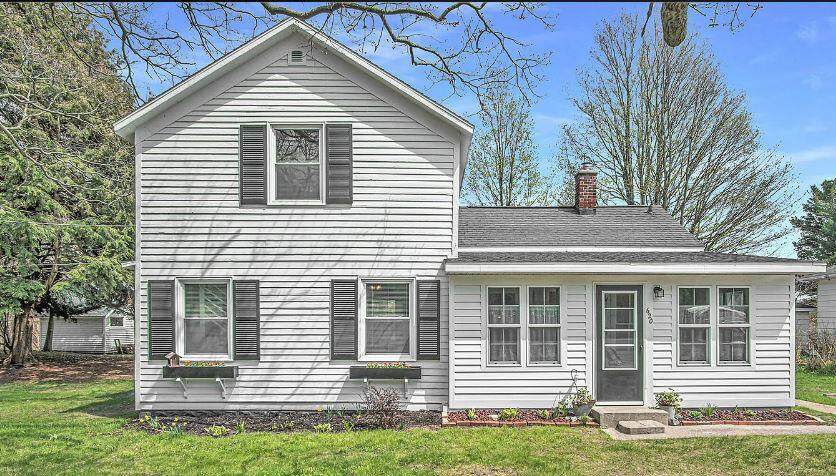 620 Lakeshore Drive - Photo 1