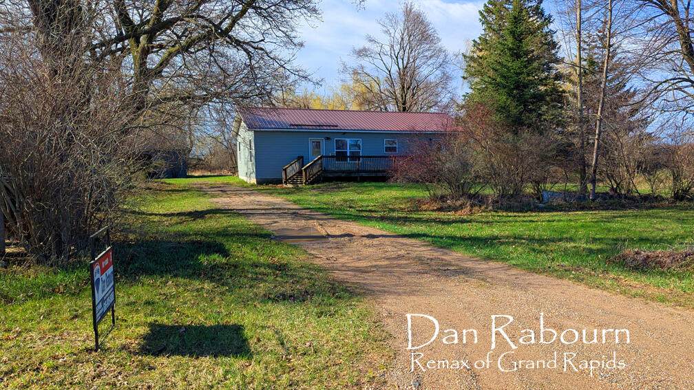1185 11 Mile Road - Photo 1