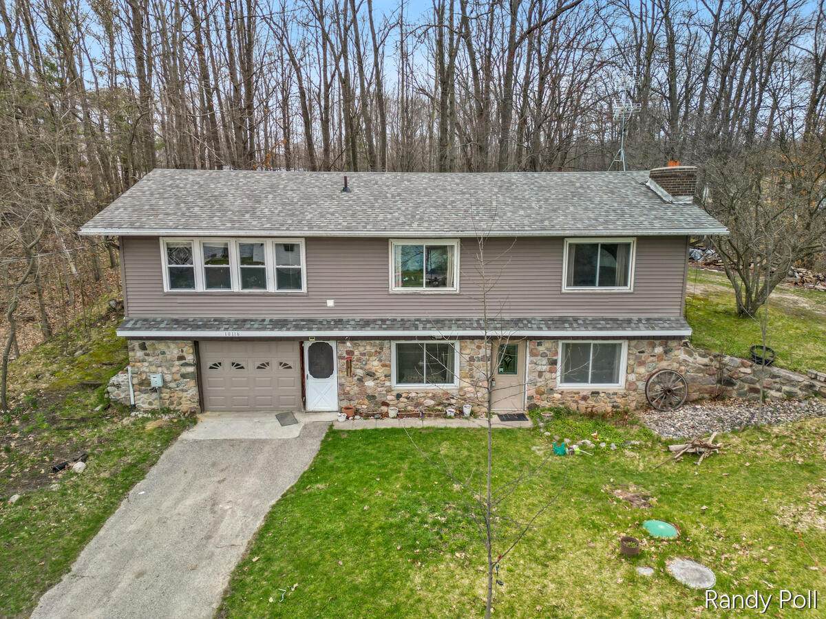 10116 Lakeshore Drive - Photo 1