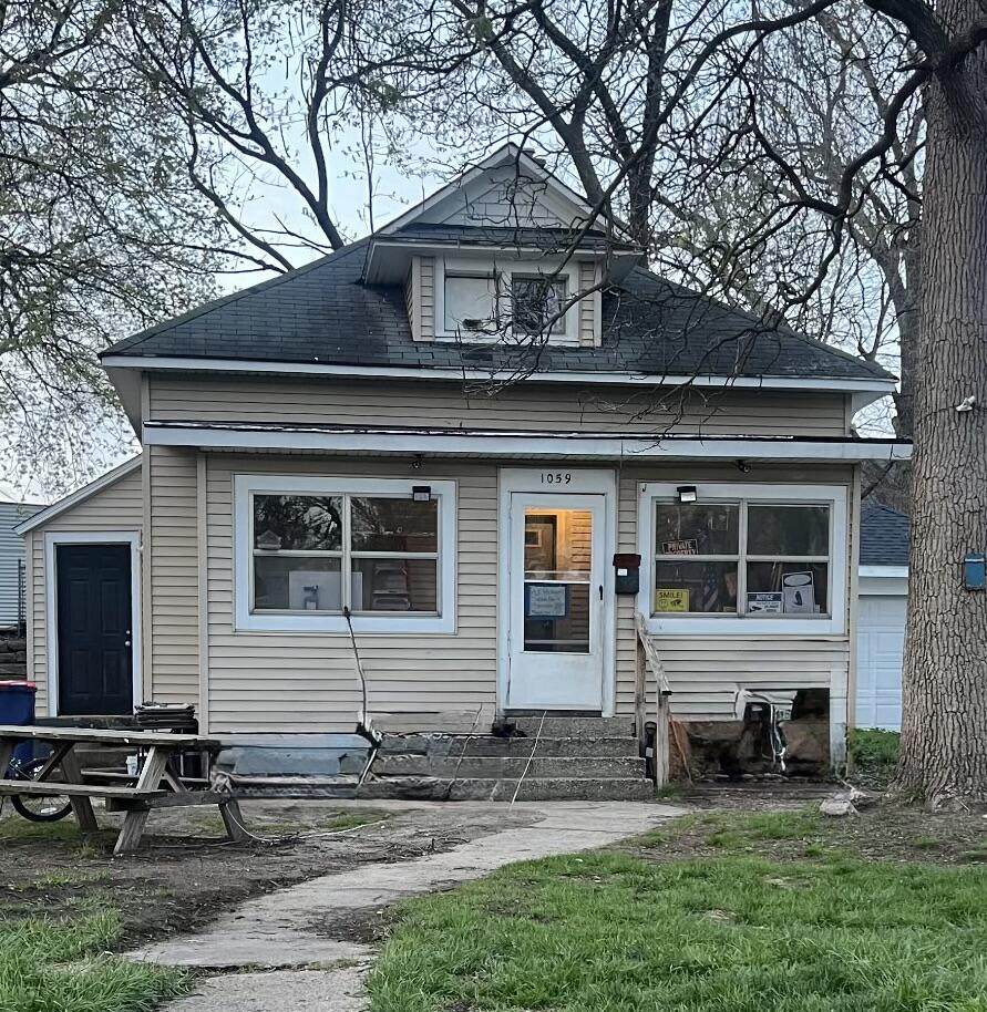 1059 Sherman Street - Photo 1