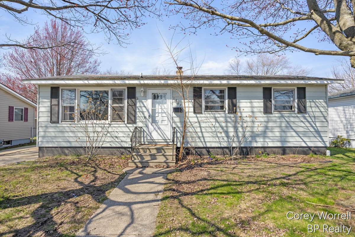 1427 Grant Avenue - Photo 1