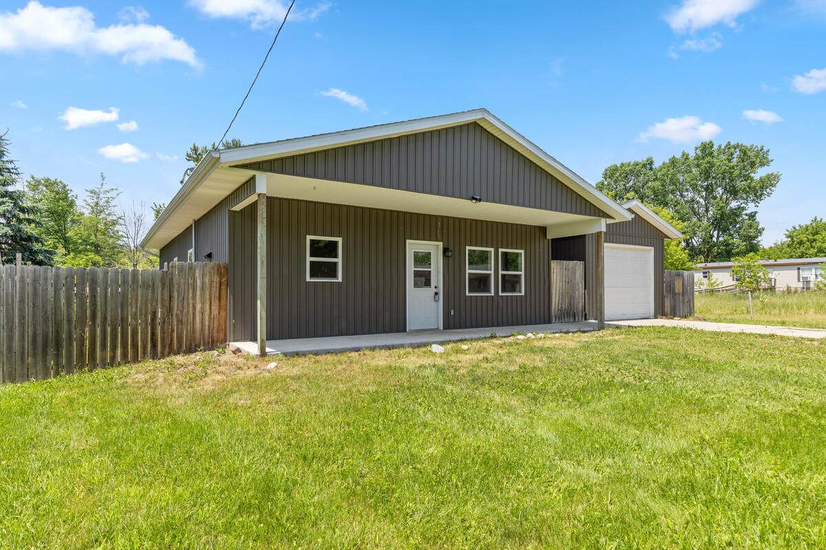 335 2nd Street - Photo 1