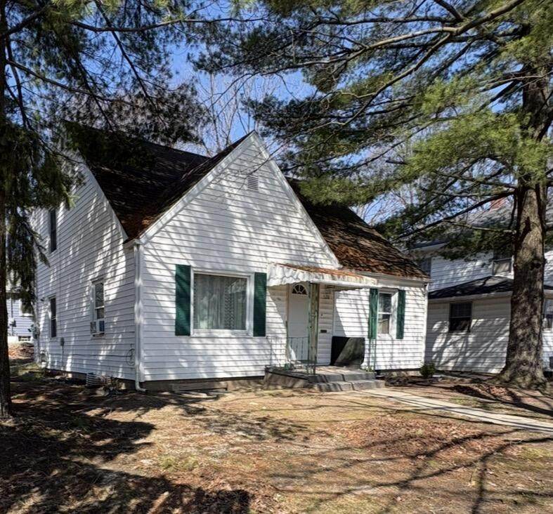520 Holmes Street - Photo 1