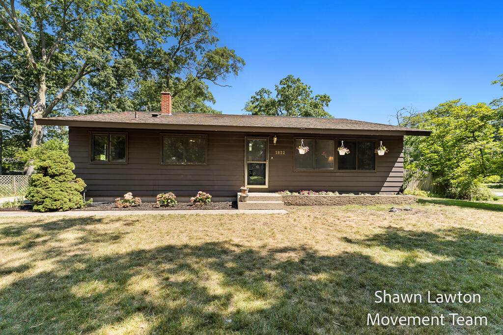 1832 Southwood Avenue - Photo 1