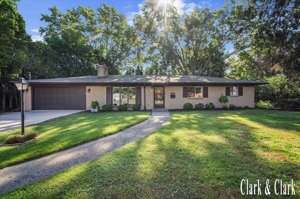 270 Lenora Avenue - Photo 1