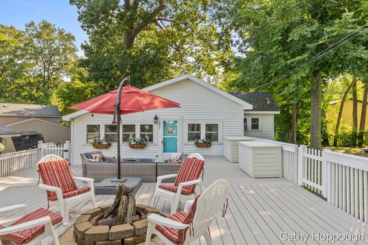 2621 Lansing Street - Photo 1
