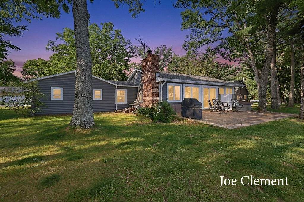 5708 52nd Street - Photo 1