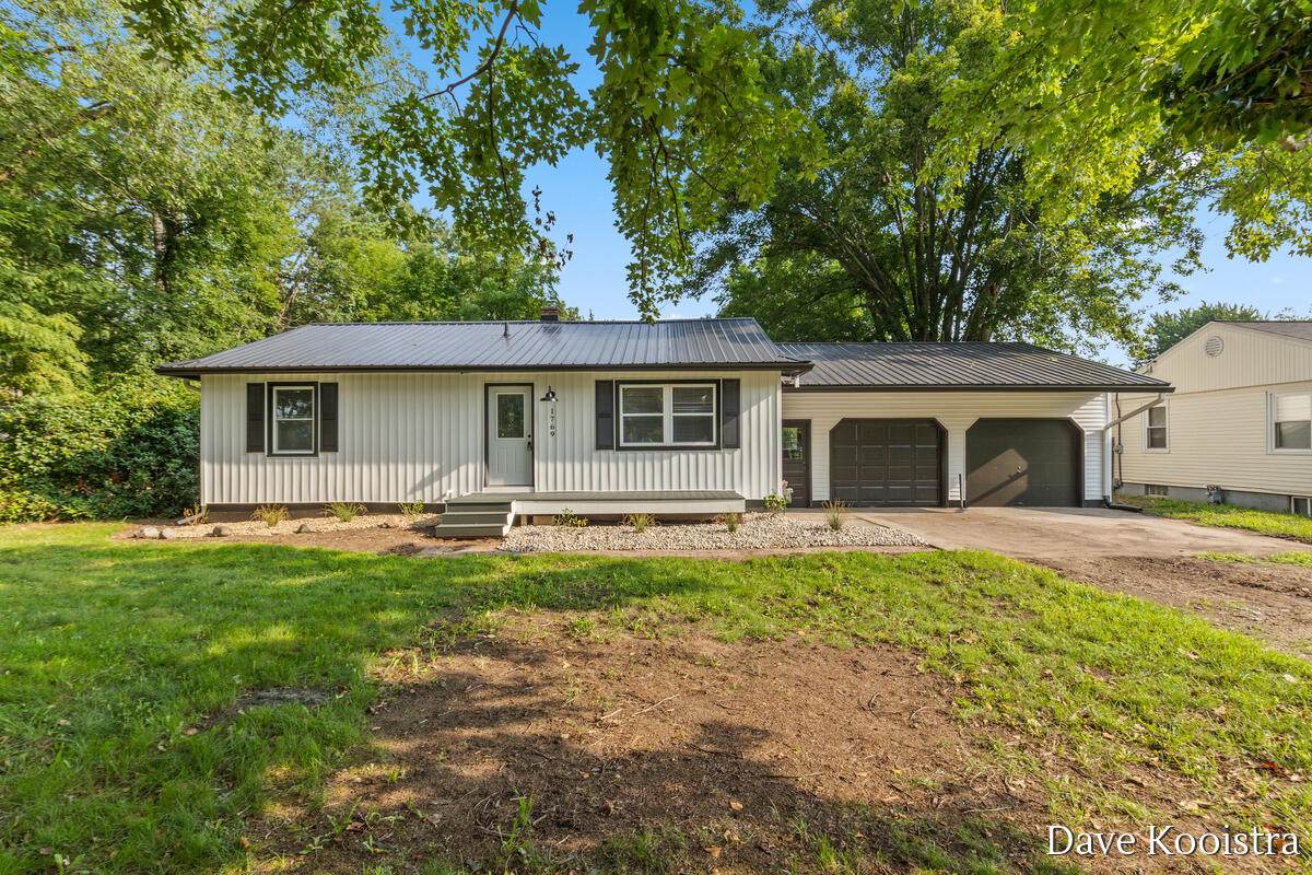 1769 Perry Street - Photo 1