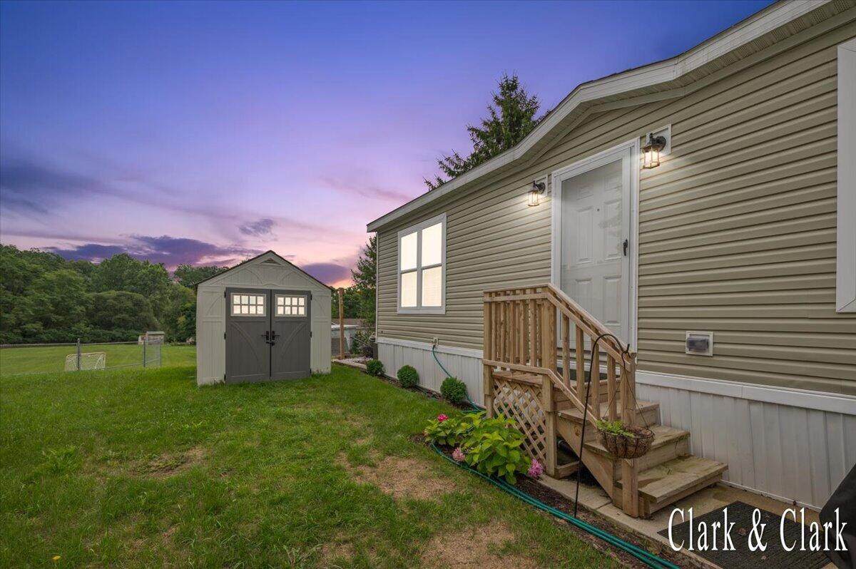 1760 Veronica Street - Photo 1