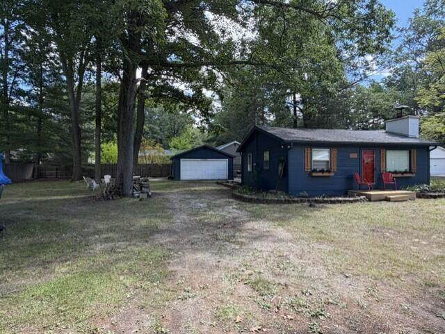 222 Cottage Drive - Photo 1