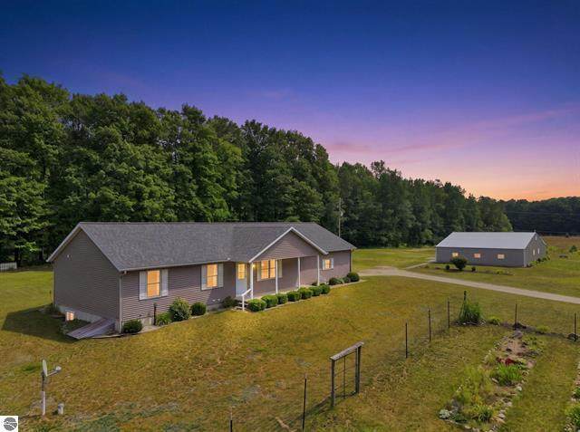 275 35 Road - Photo 1