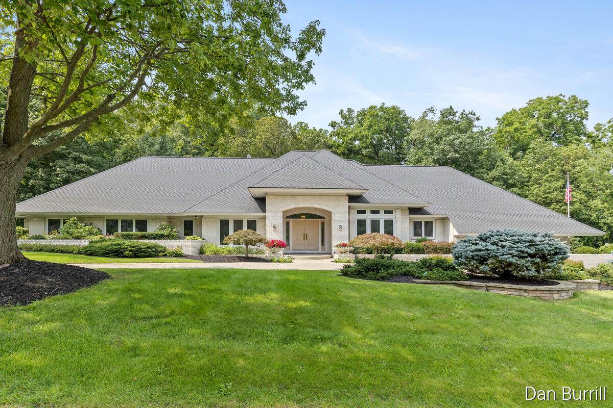 5999 Hillsborough Court - Photo 1