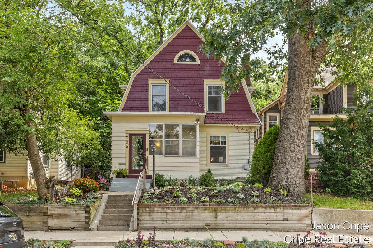 706 Lafayette Avenue - Photo 1