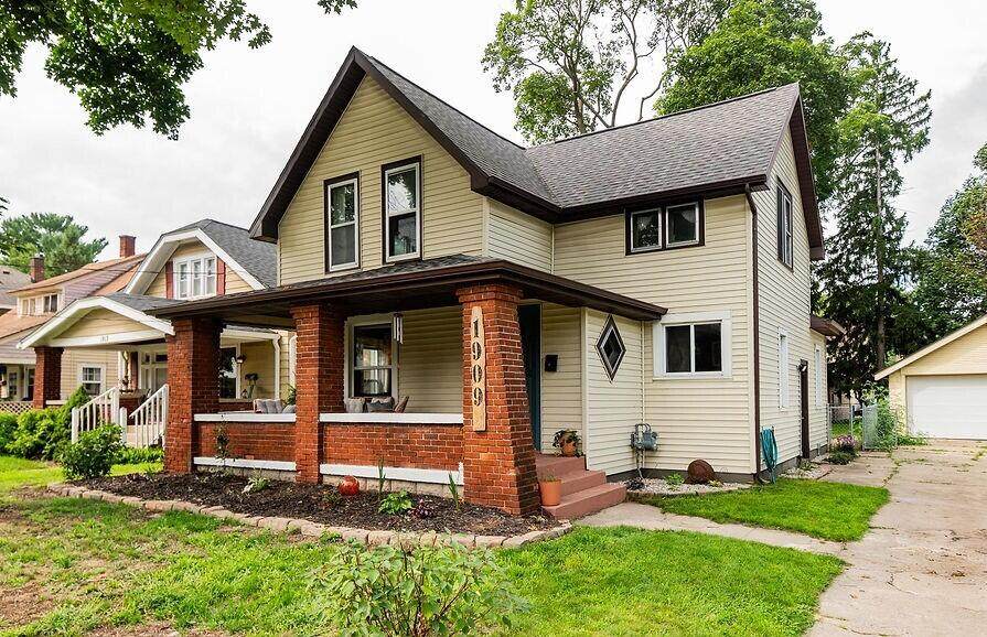 1909 Linden Avenue - Photo 1