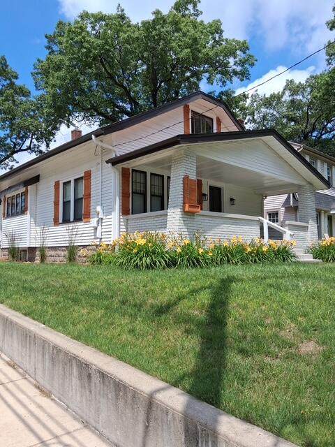 1159 Benjamin Avenue - Photo 1