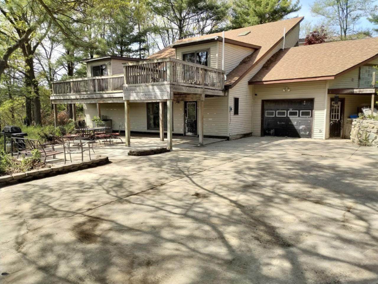 11457 Montcalm Road - Photo 1