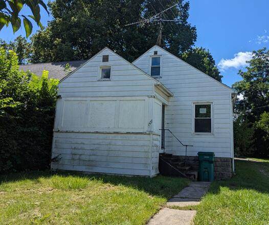 1527 Robertson Avenue - Photo 1