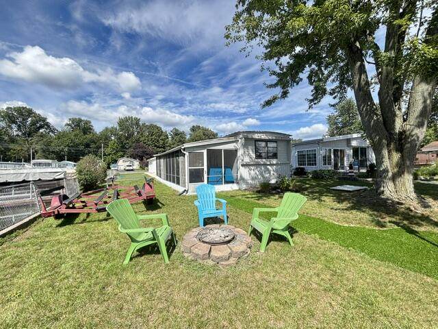 481 Maple Lane - Photo 1