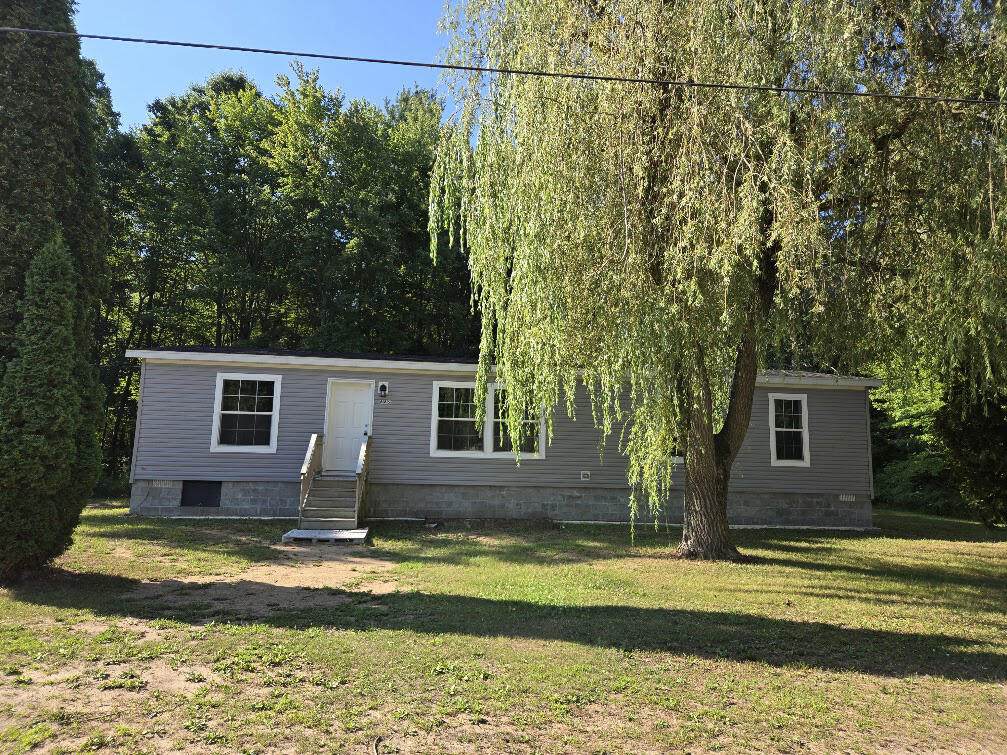 685 Bingham Avenue - Photo 1