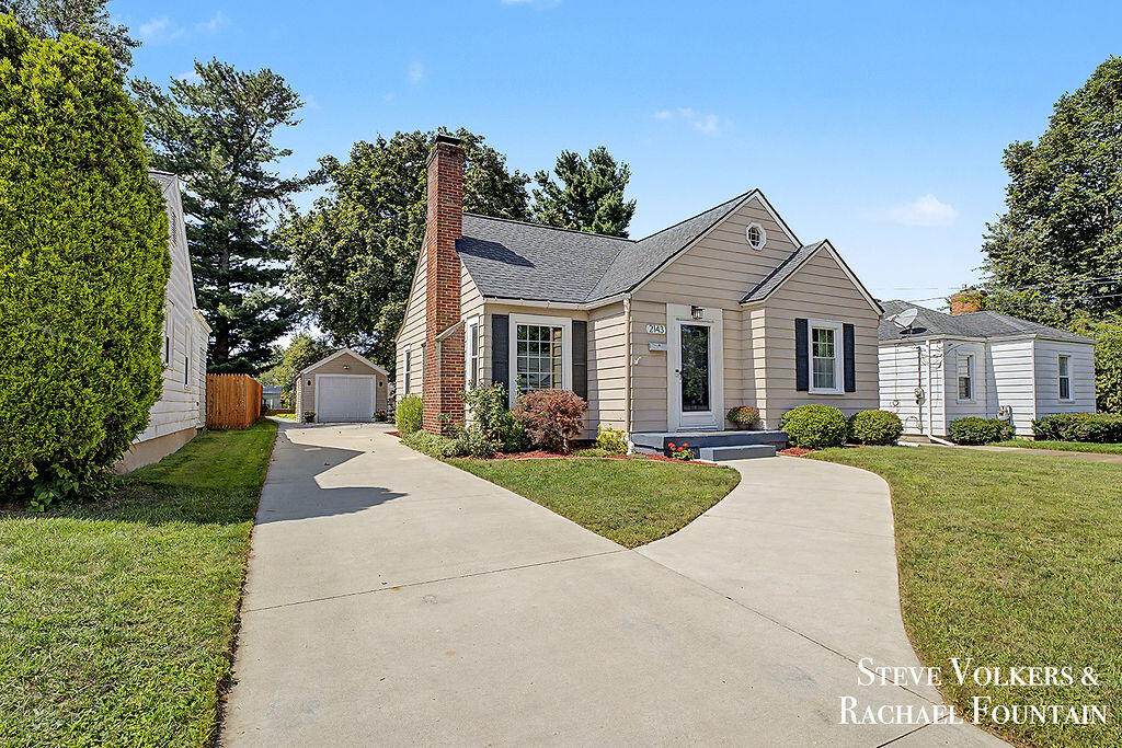 2143 Houseman Avenue - Photo 1