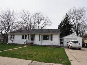 1135 Summit Avenue - Photo 1