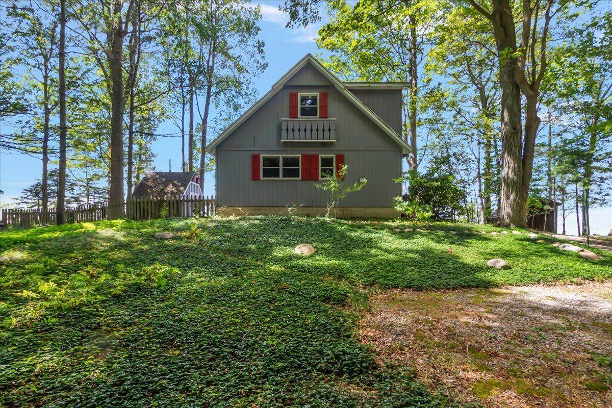 997 Lake Lane - Photo 1