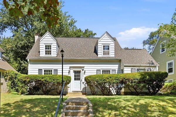 526 Montrose Avenue - Photo 1