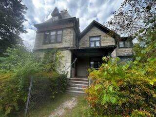 723 Sheridan Avenue - Photo 1
