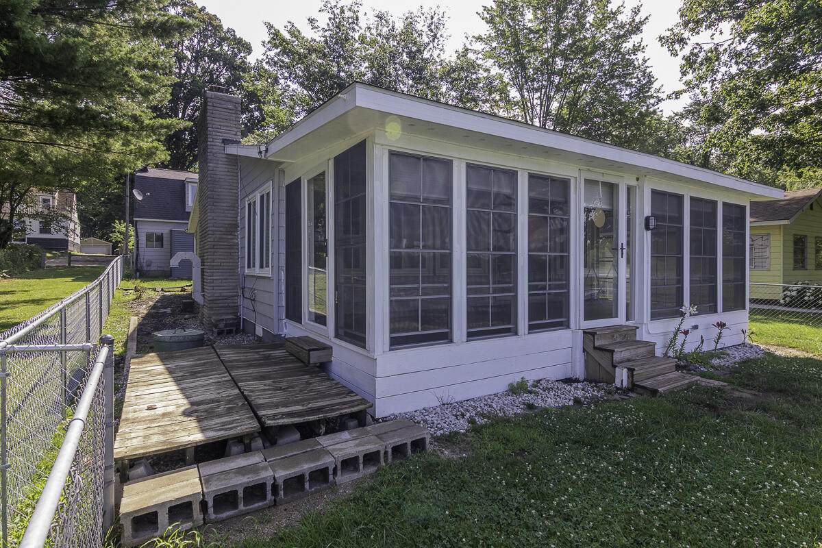 124 Peterson Drive - Photo 1