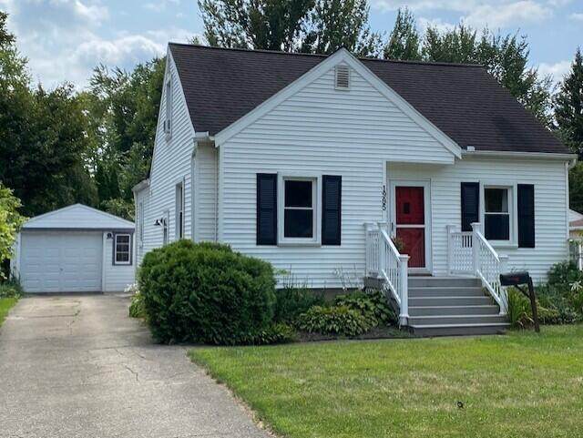1995 Midvale Avenue - Photo 1