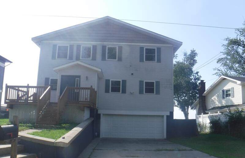 2918 Shore Drive - Photo 1